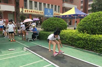 “C4gym廣州驚奇—總結七年級體育立定跳遠公開課”