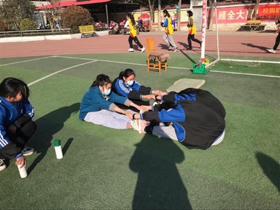 中學生體育課熱身運動有哪些2
